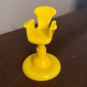 Vtg Melanie’s Mall Doll REPLACEMENT Yellow Beautician Chair 2,1” in grea…